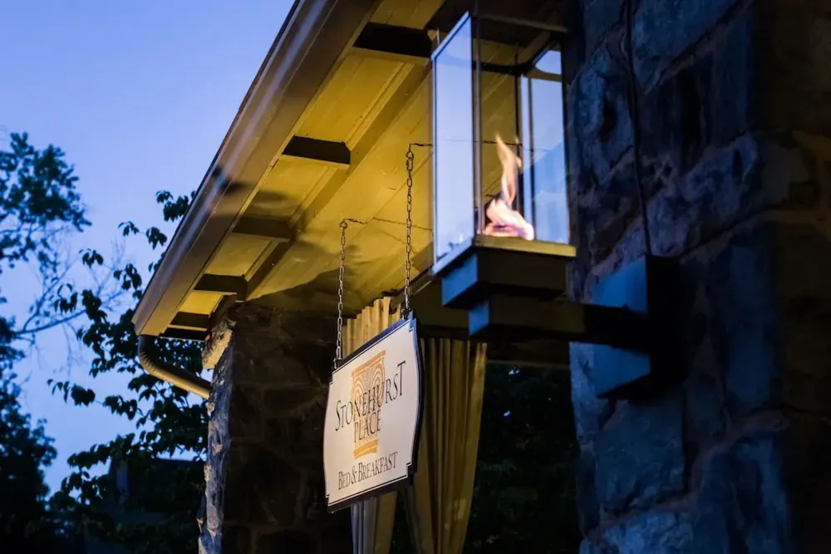 Stonehurst Place Bed & Breakfast