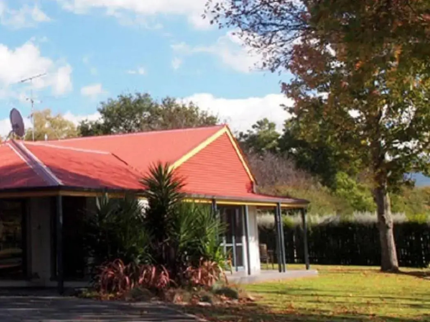 ASURE Oak Estate Motor Lodge