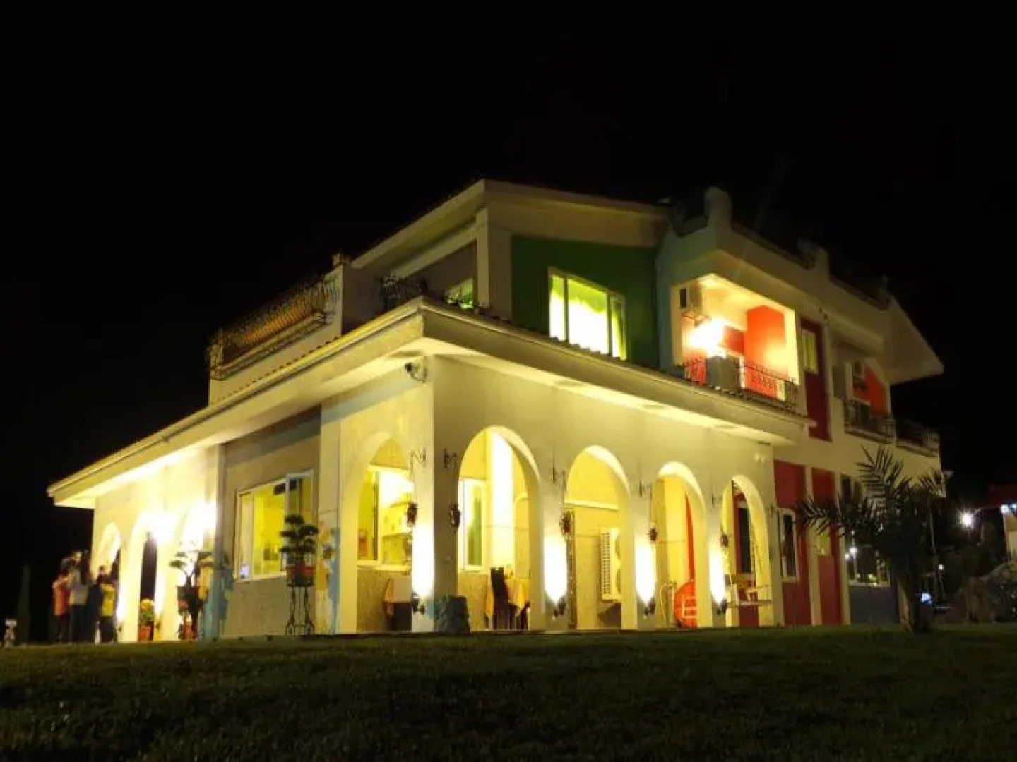 Jen Ti Rainbow House