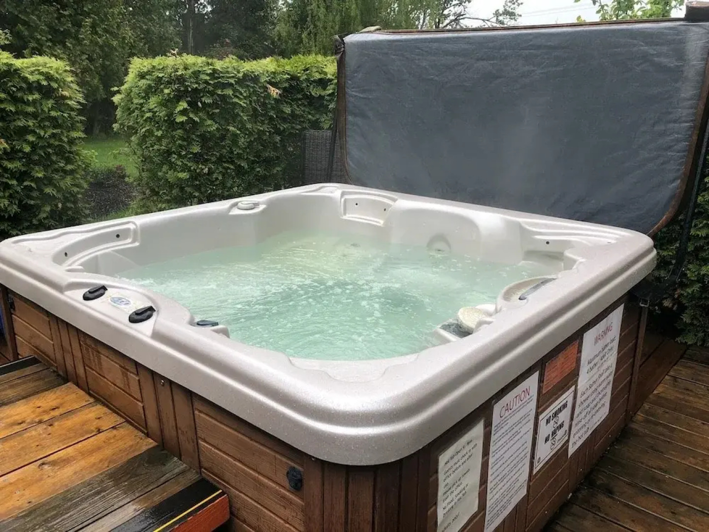 Adventure the Bruce Inn - Recently Renovated With Outdoor Hot Tub
