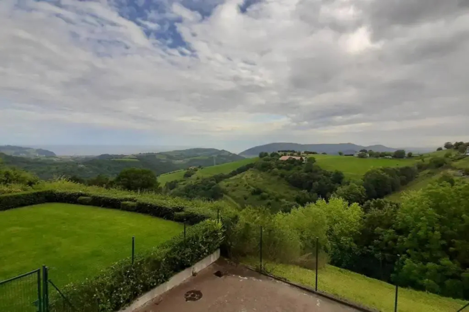 Chalet Aia -Naturaleza y seguridad, entorno rural a 29 km de San Sebastian