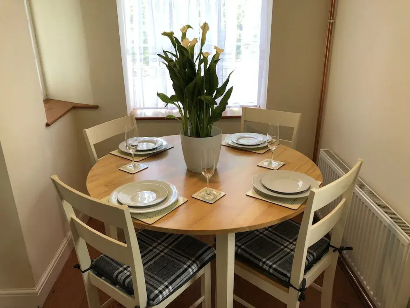 Idyllic Location, Stunning Views, Relax & Refresh in Peace & Comfort