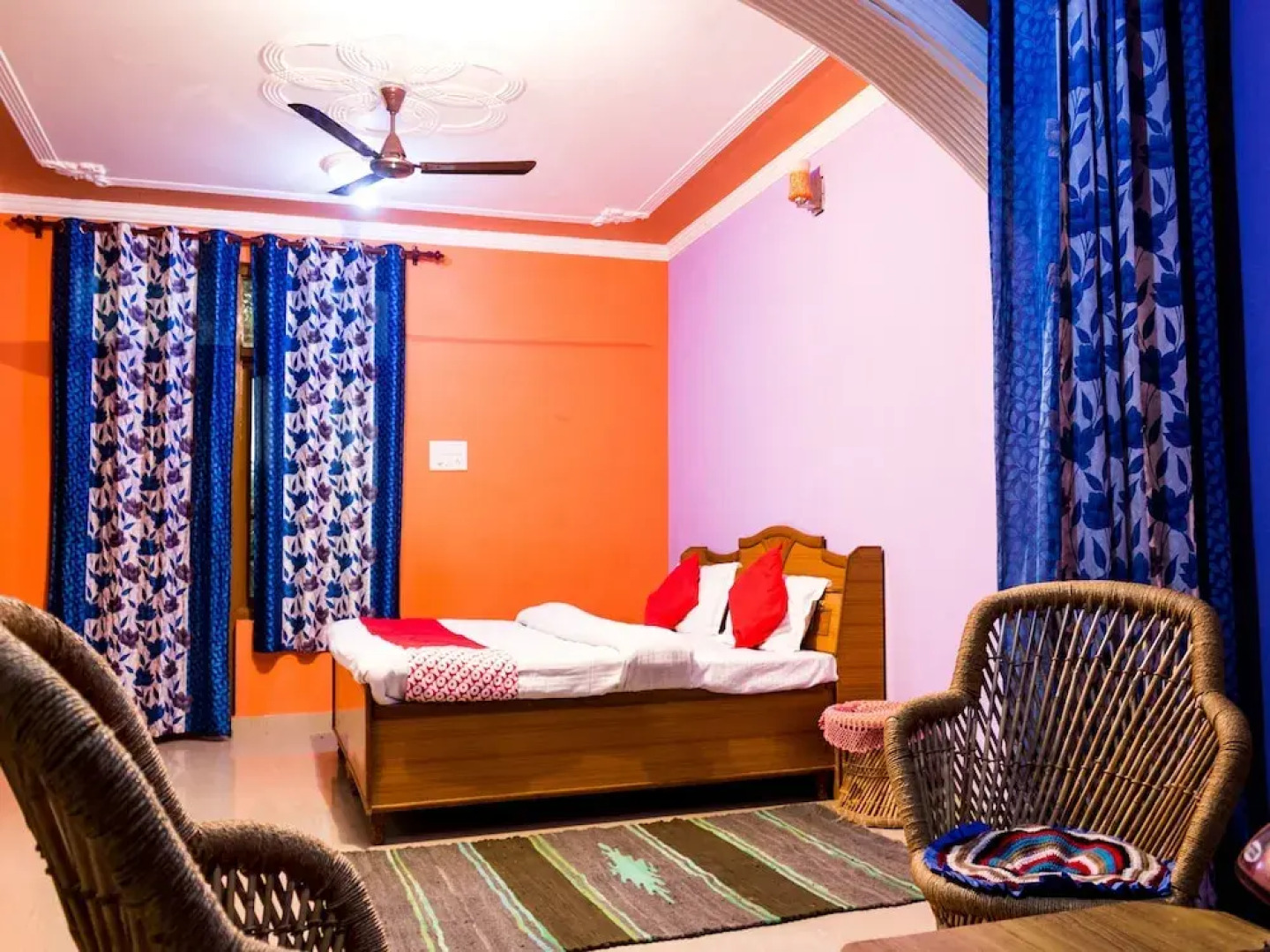 OYO 13881 Home Majestic Hill View 1BHK Naddi