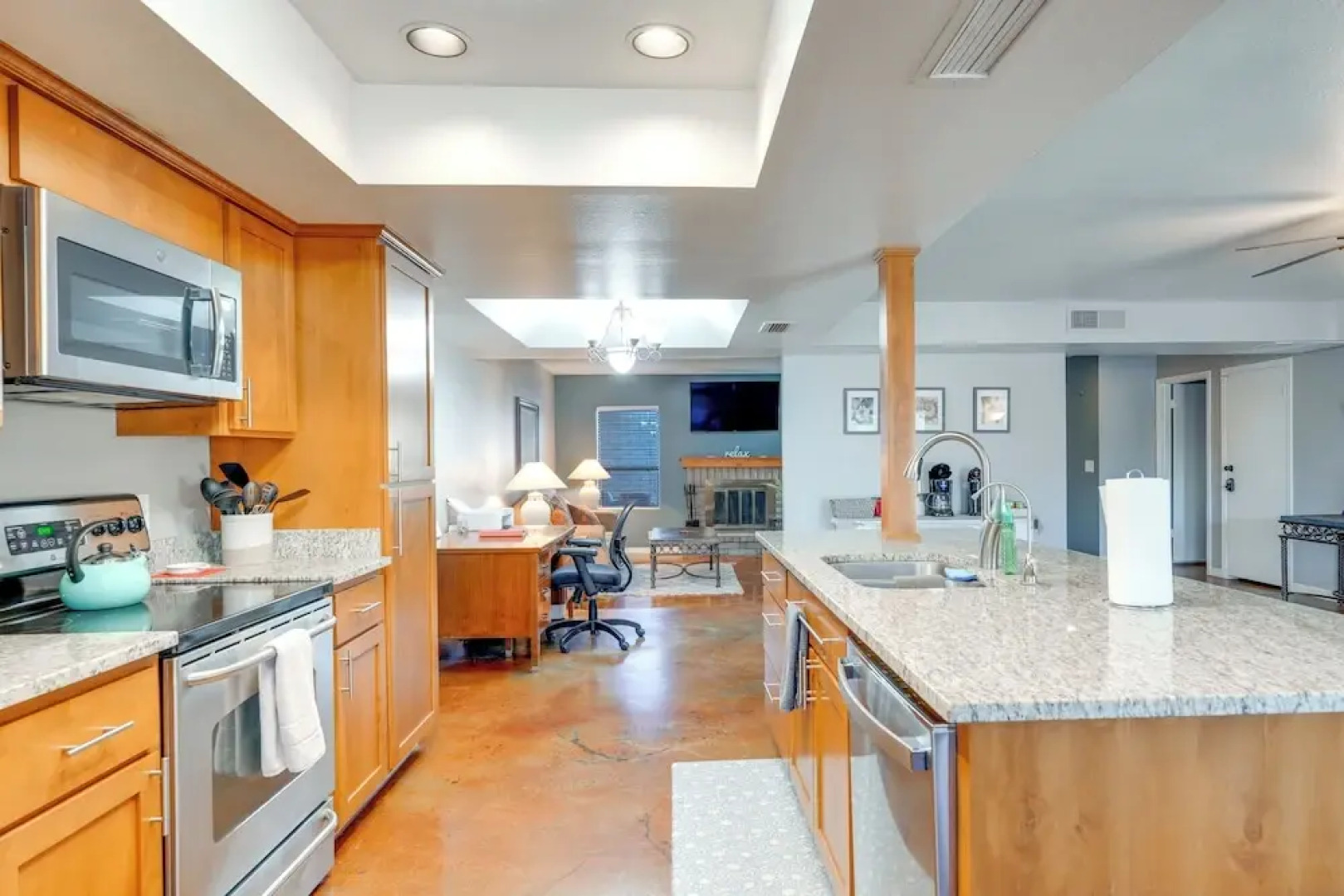 5 Mi to Asu: Tempe Home w/ Heated Pool & Fire Pit