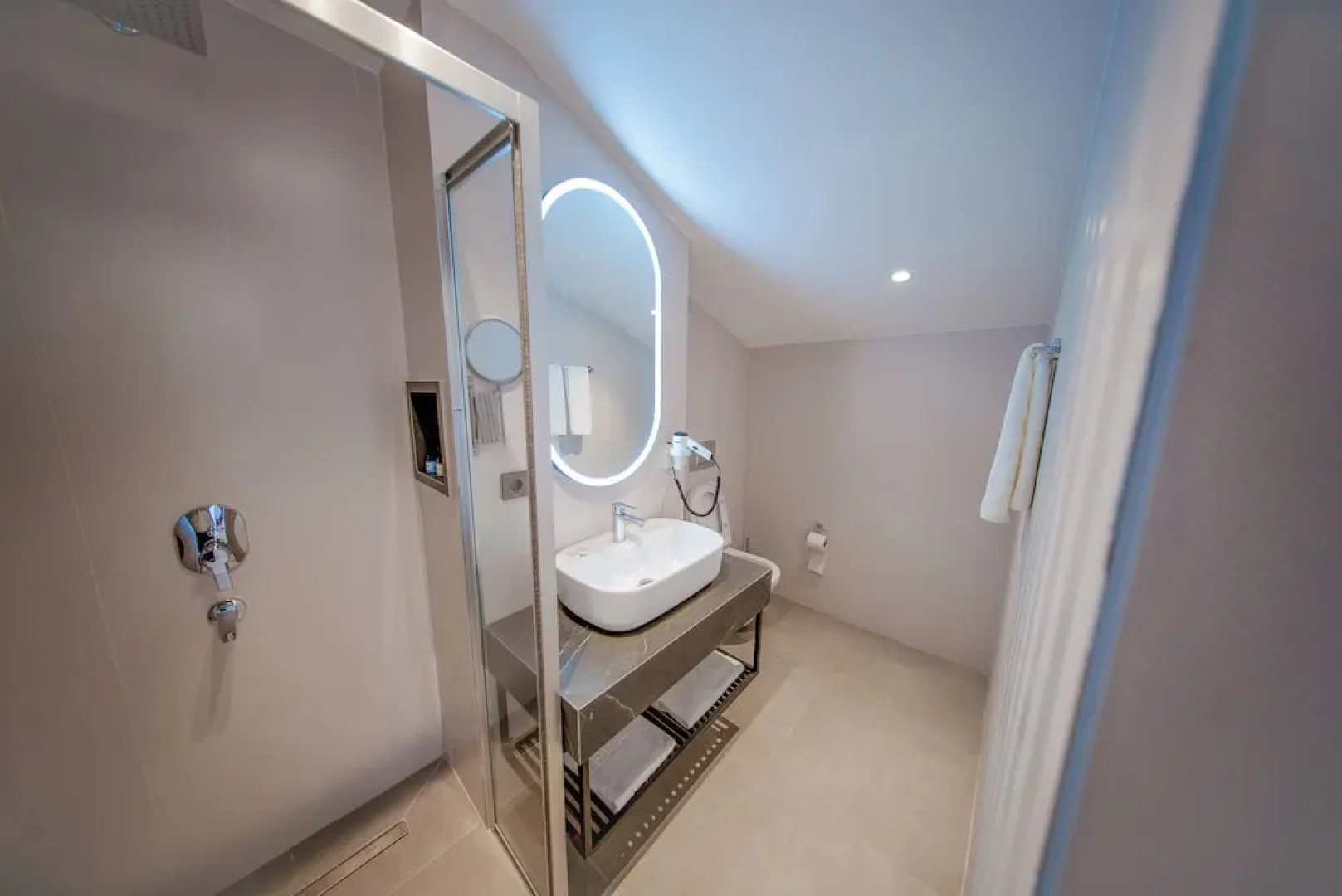 The Palm Bosphorus Hotel