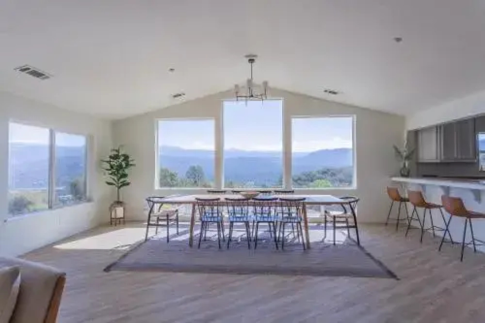 Yosemite Sierra View Bed & Breakfast