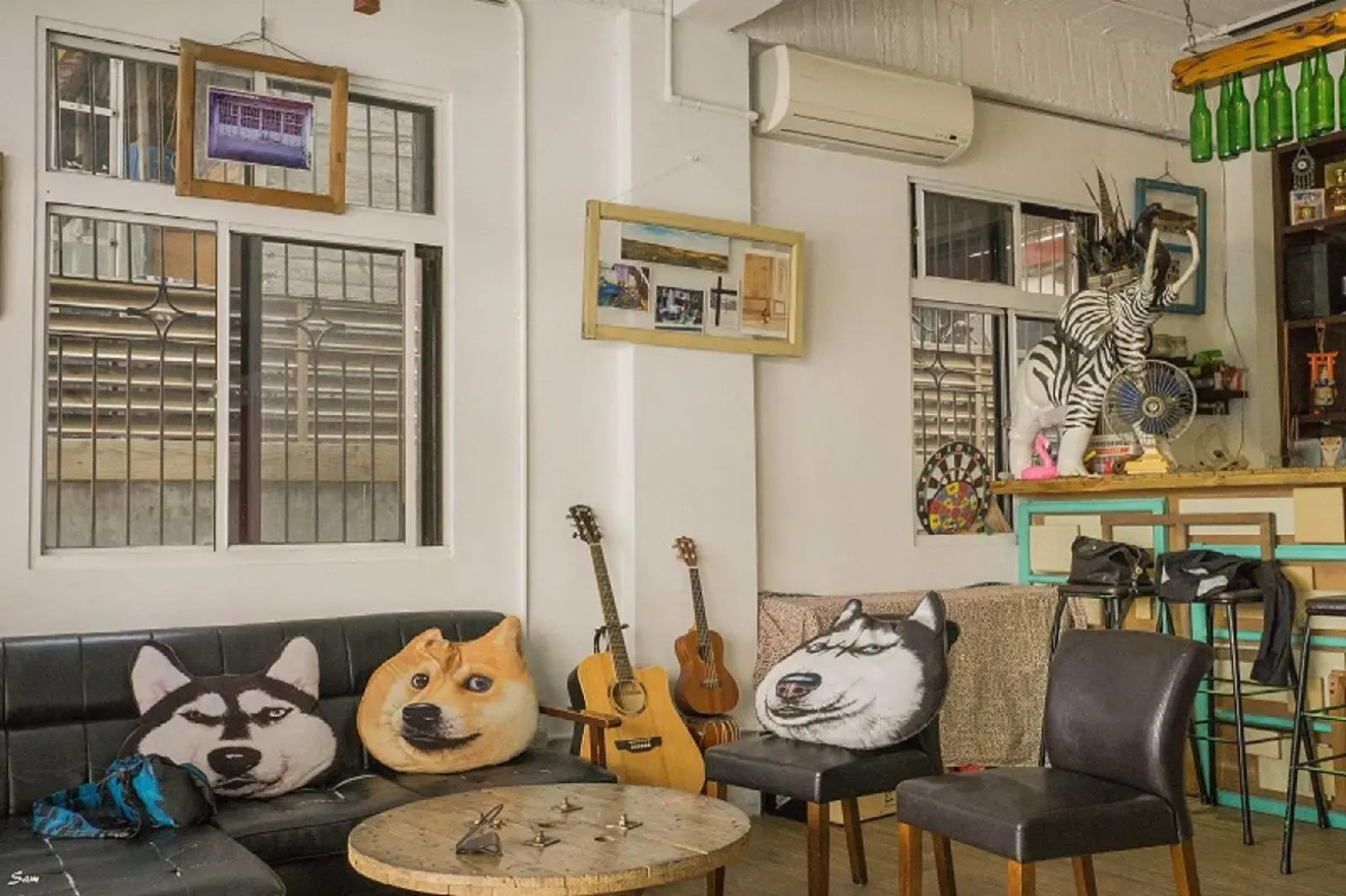 Journey Hostel & Bar
