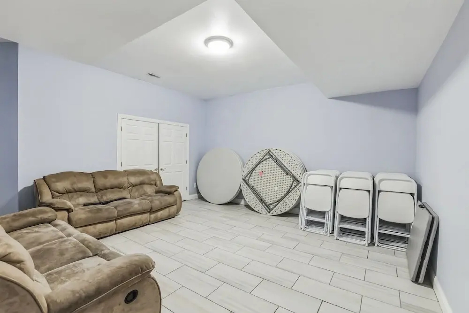 Bull Run Estate: Luxury Retreat W/ Scenic Views 6 Bedroom Home by RedAwning