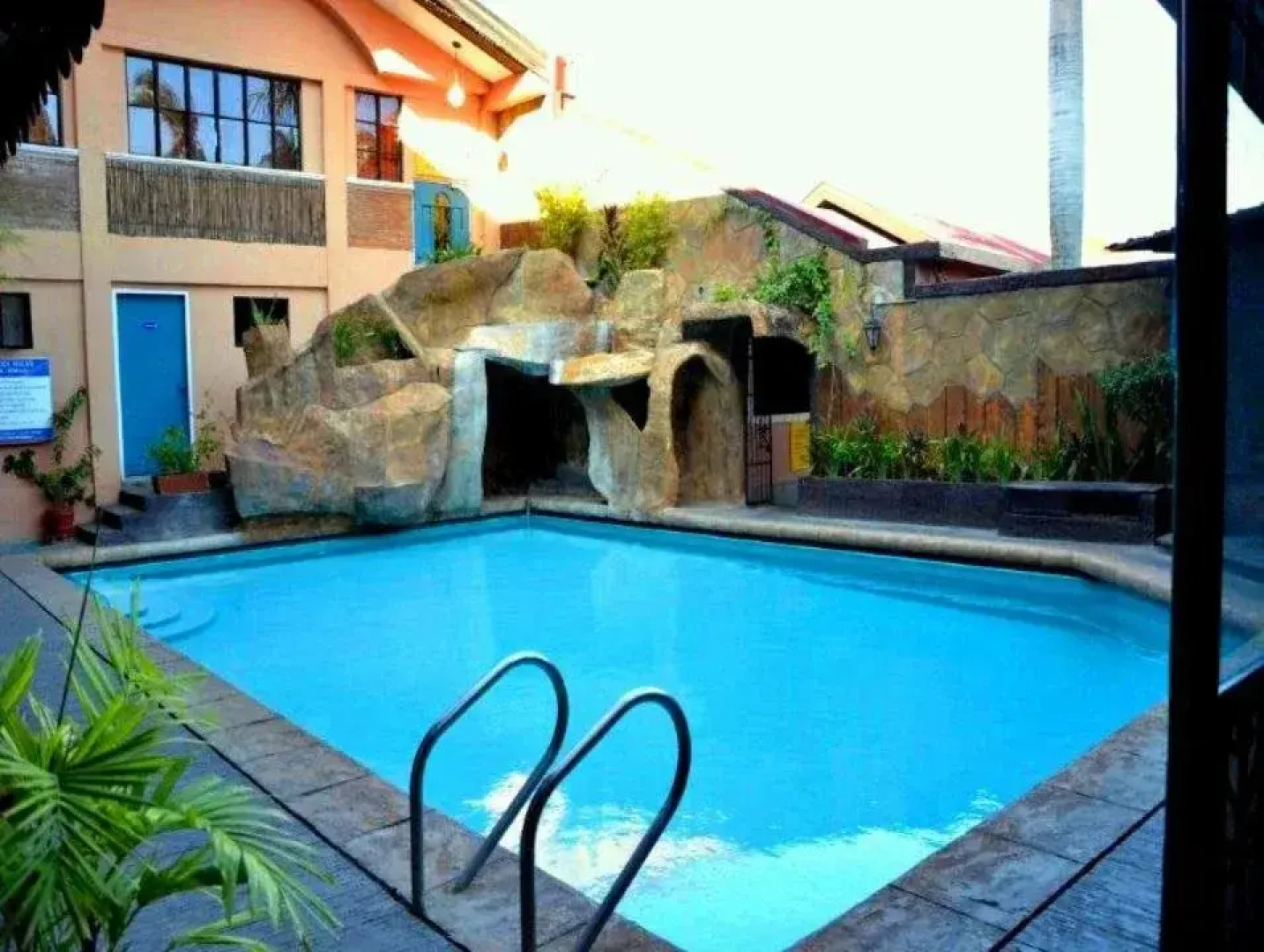 Rockpoint Hotspring Resort Hotel & Spa