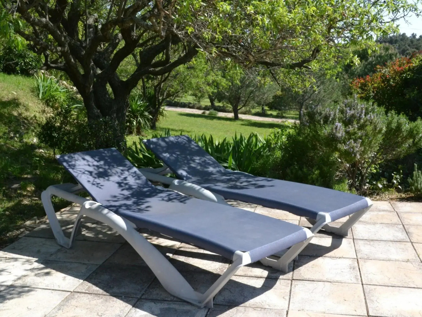 Lovely villa in Cesseras with private swimming pool