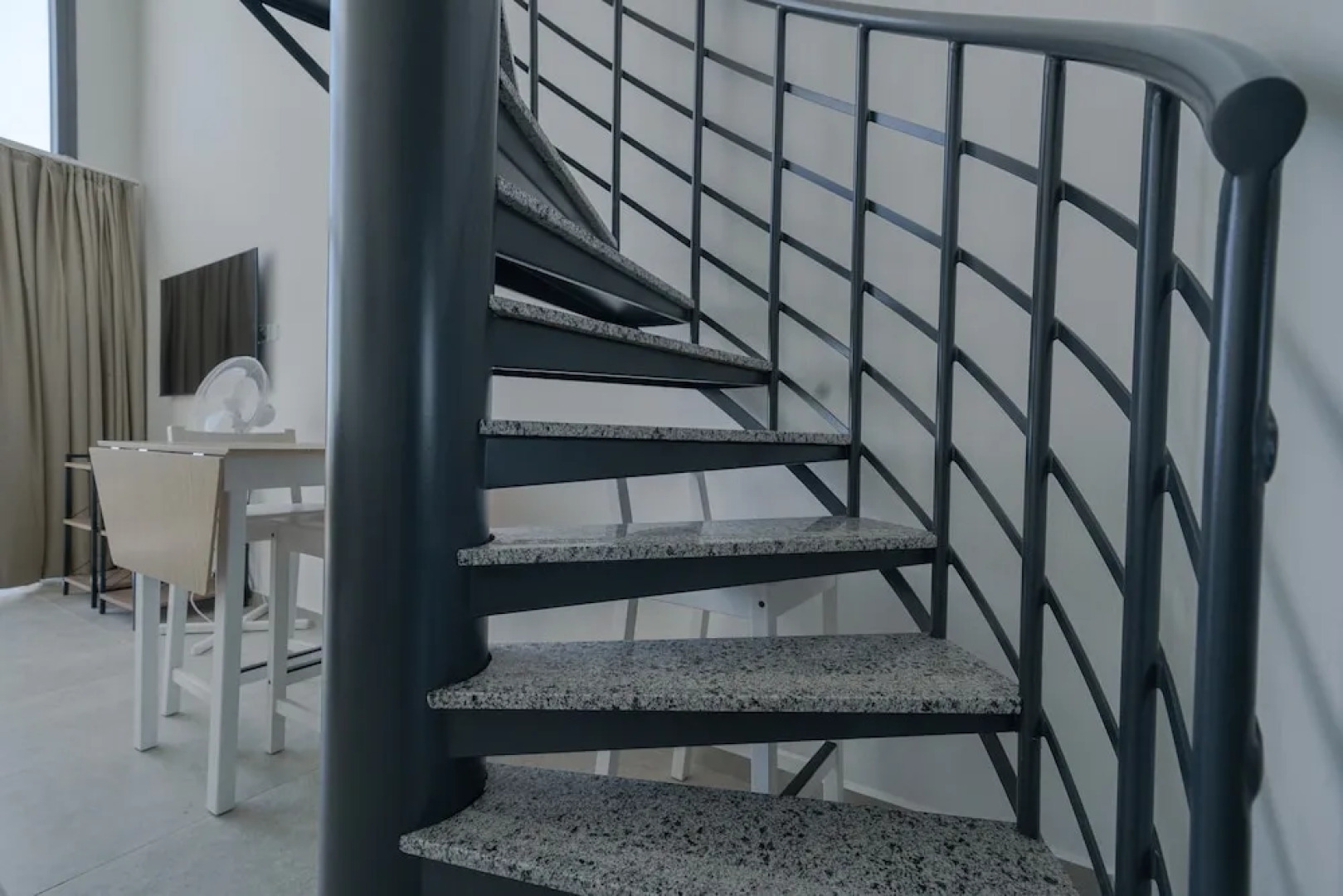 Modern and Spacious Apartment With Beautiful Roof Terrace and sea View