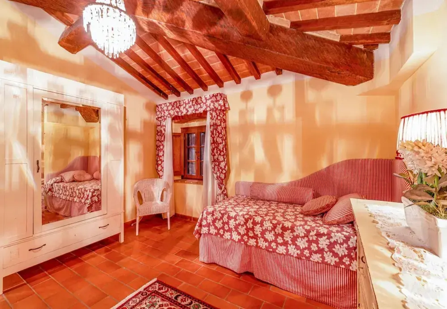 Dante With Whirlpool Sauna and Pool