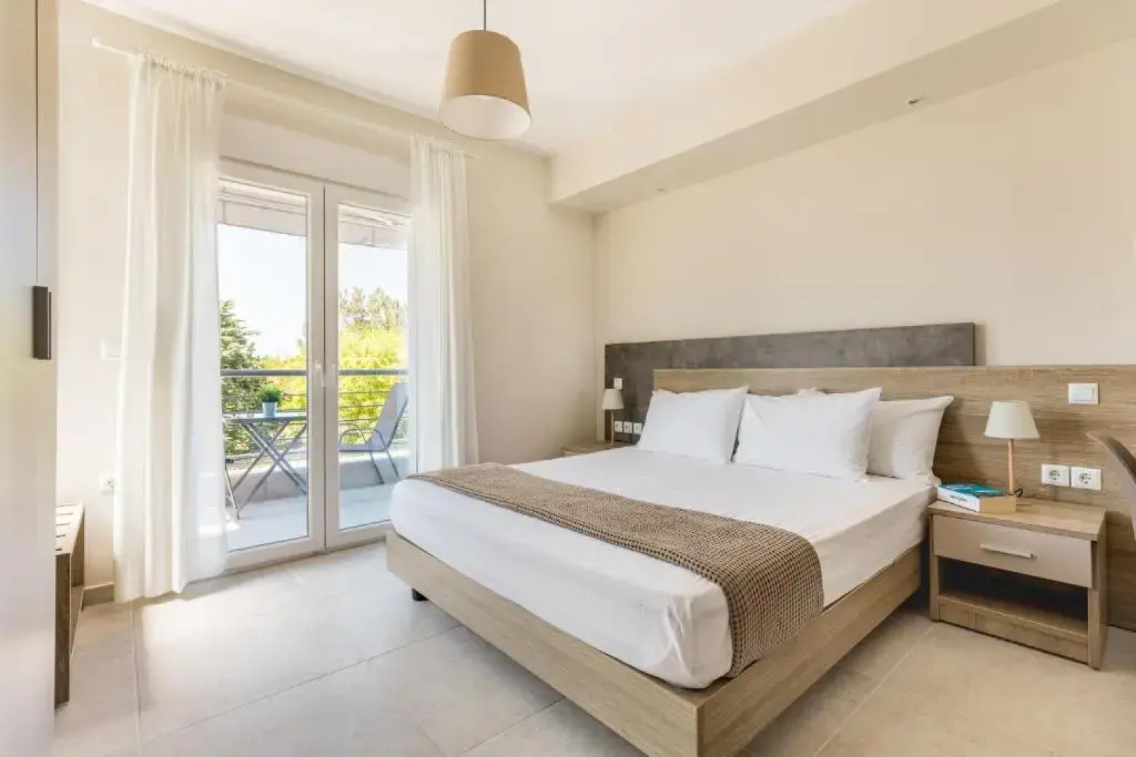 V Luxury Apartments Posidi