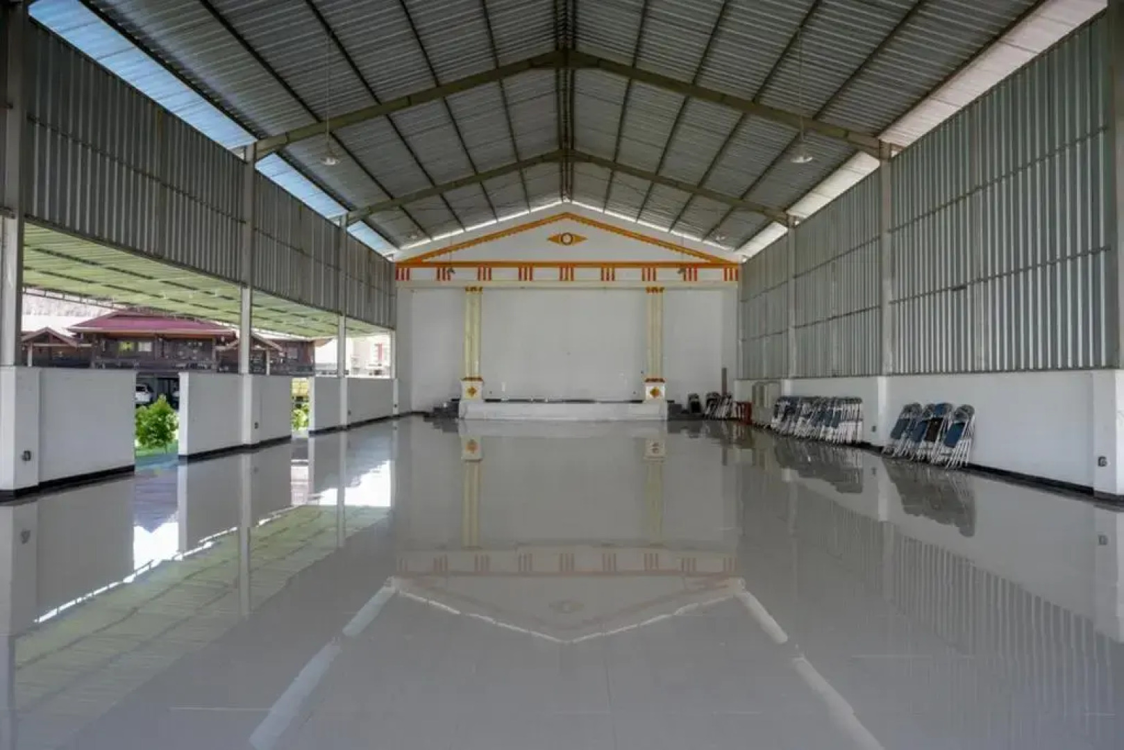 RedDoorz @ Hotel Horas Palopo