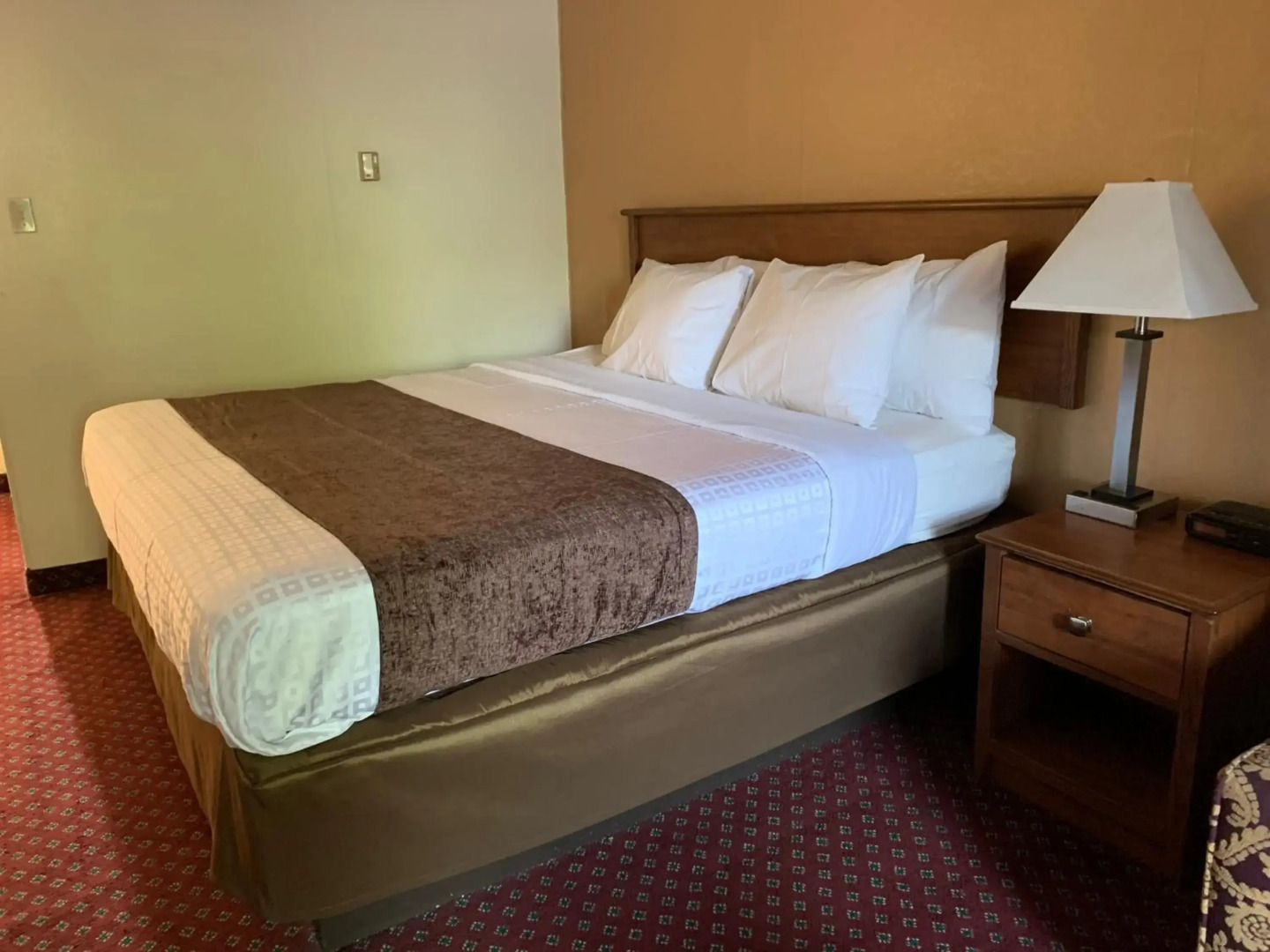 Red Carpet Inn and Suites Ebensburg