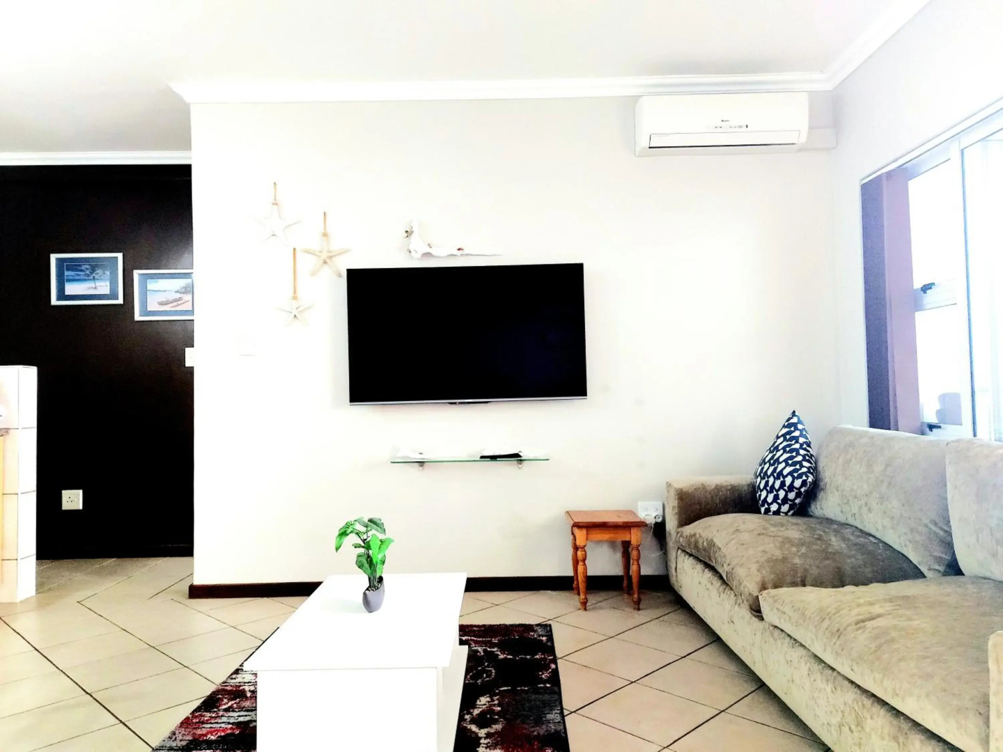 Beachside 3 bed apartment with stunning seaviews