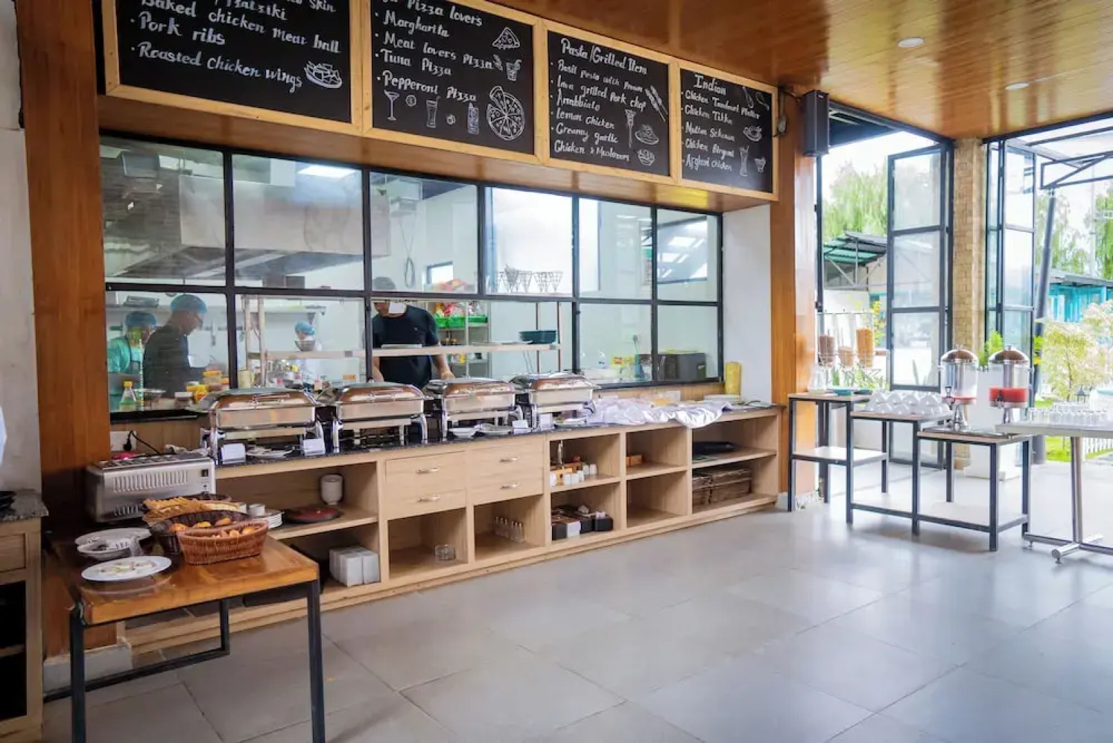 Majestic Lake Front Hotel & Suites