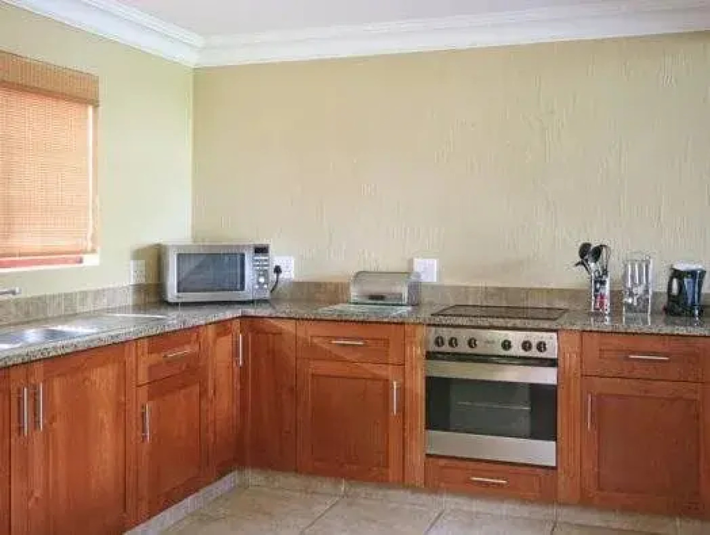 Champagne Castle Hotel