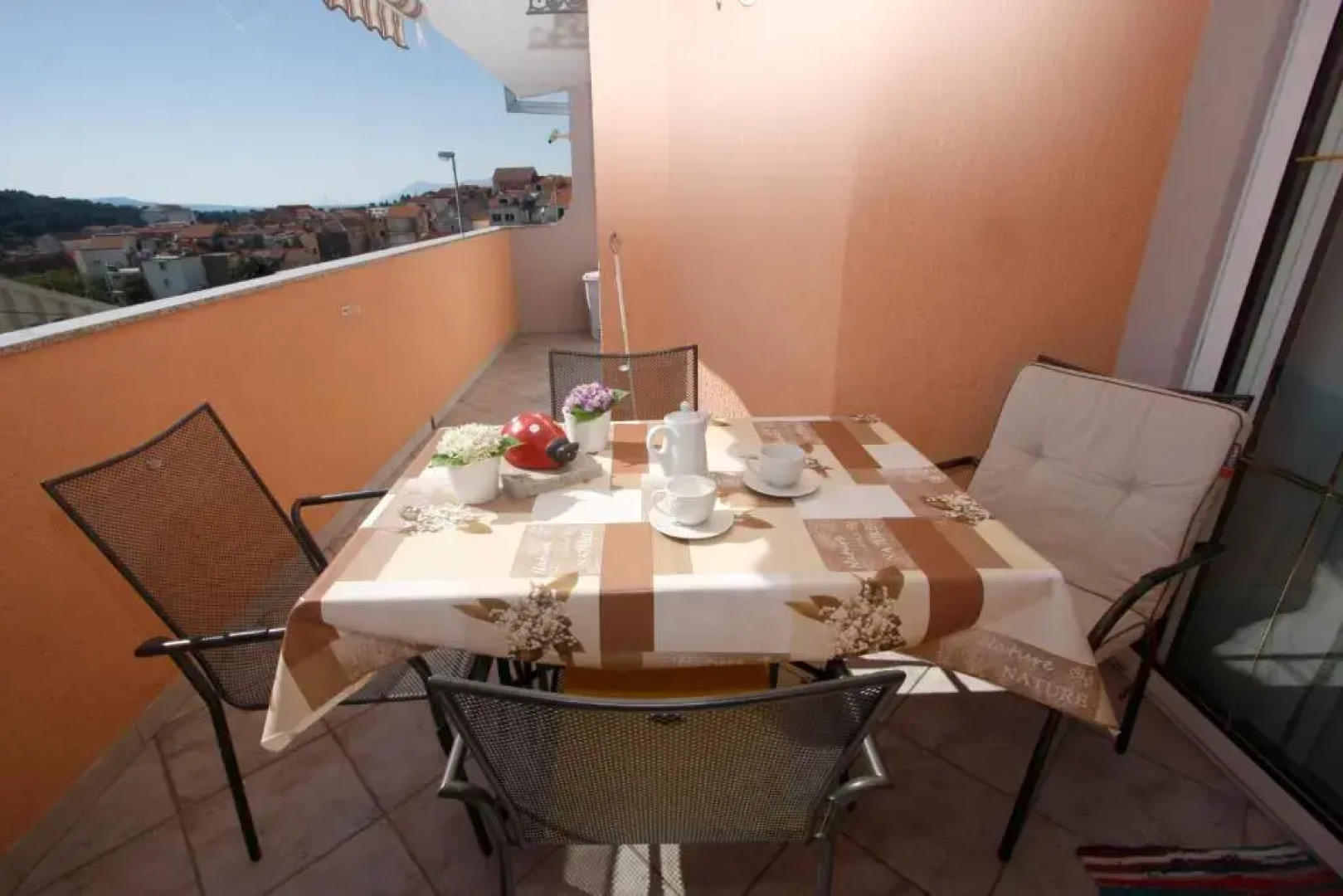 Apartment Love Story