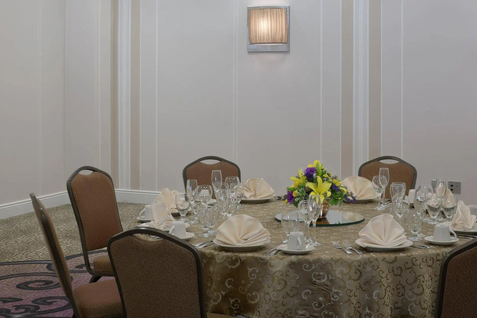 Holiday Inn New Orleans - Downtown Superdome by IHG