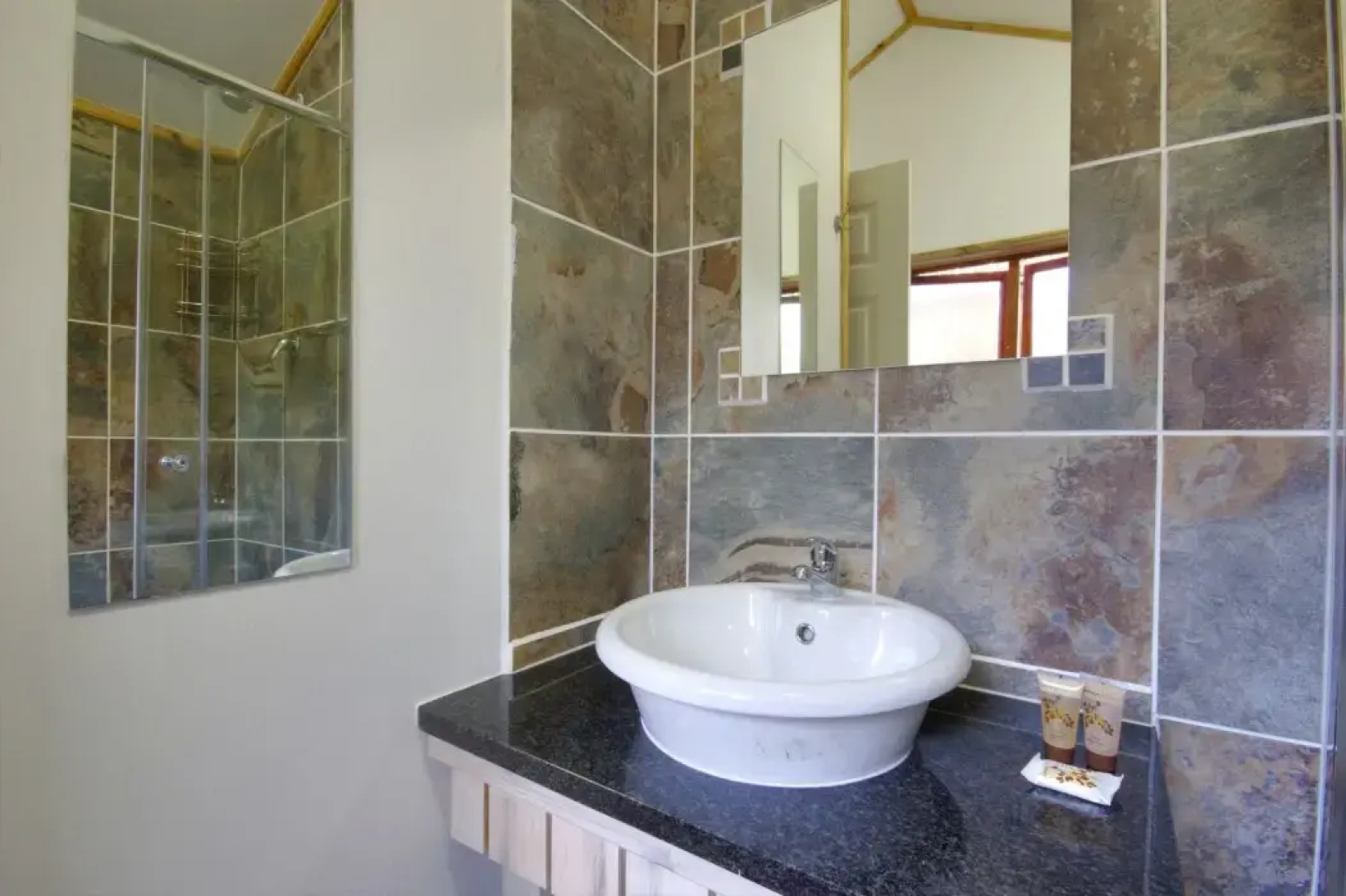 Monzi Safari Lodge