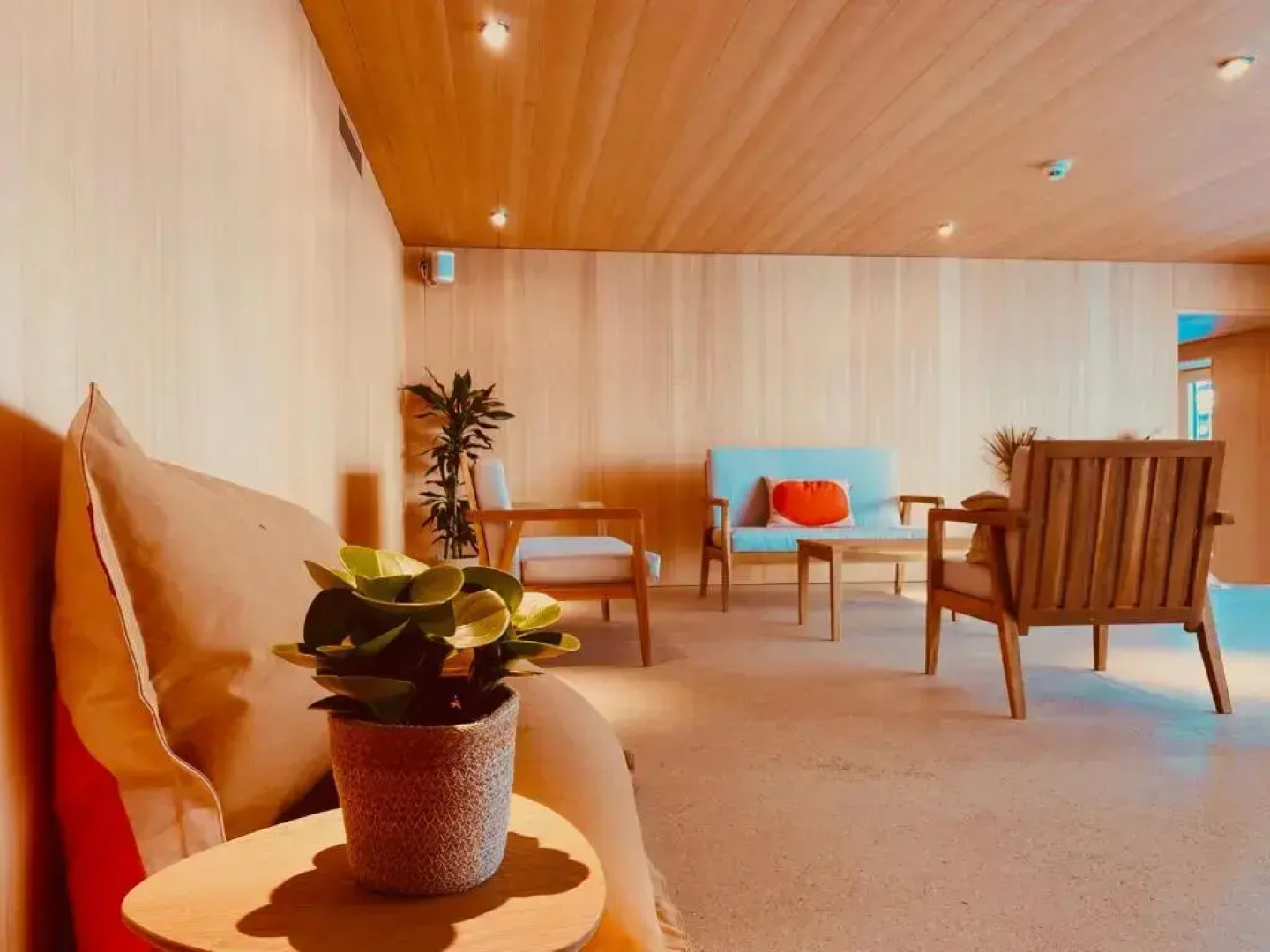 Julen Wendelin, Hotel Touring