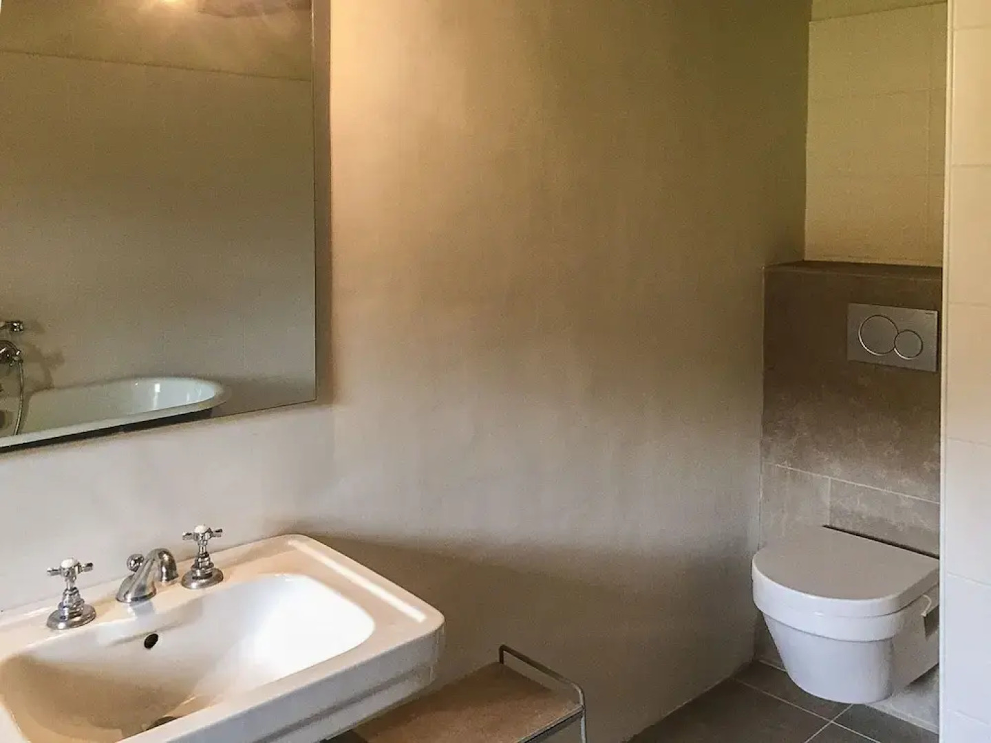 Historic Mansion by River Cenevieres