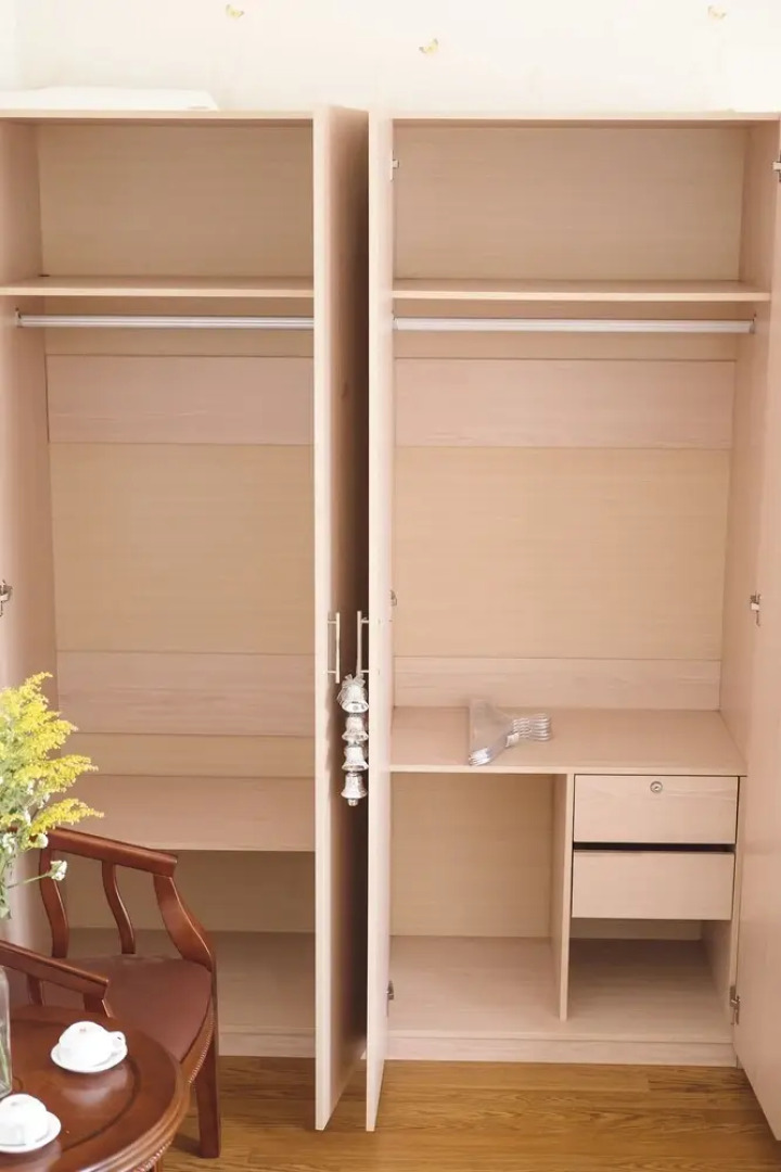 White Hotel - Hostel