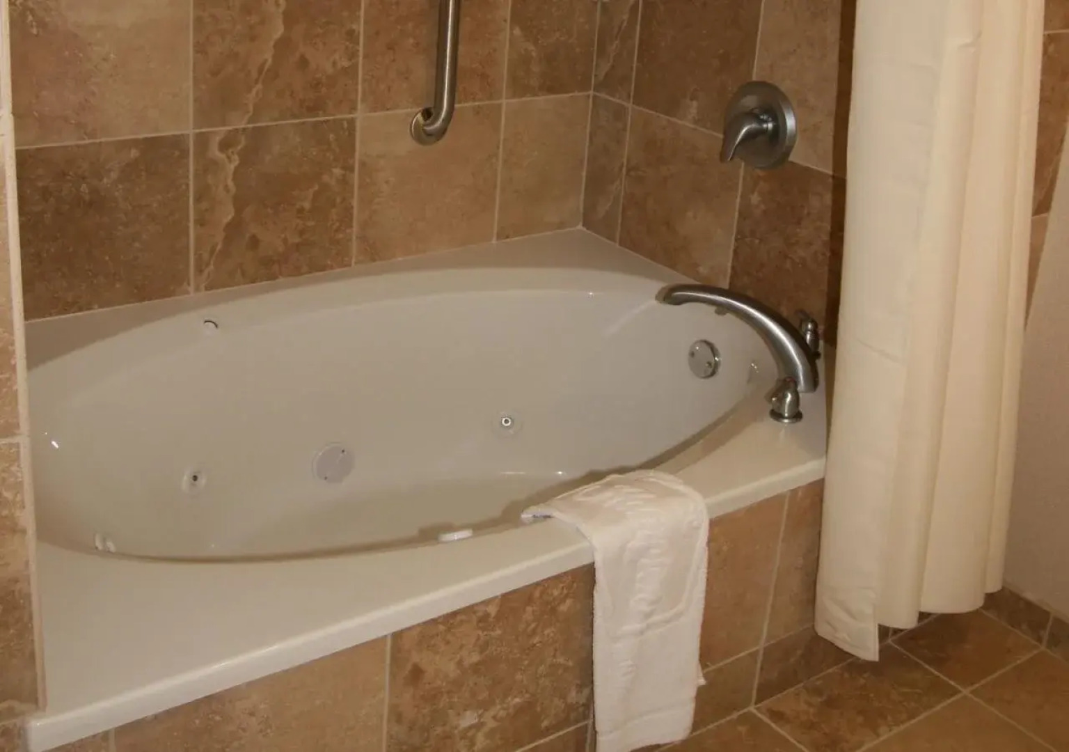 Hampton Inn & Suites Lanett-I-85