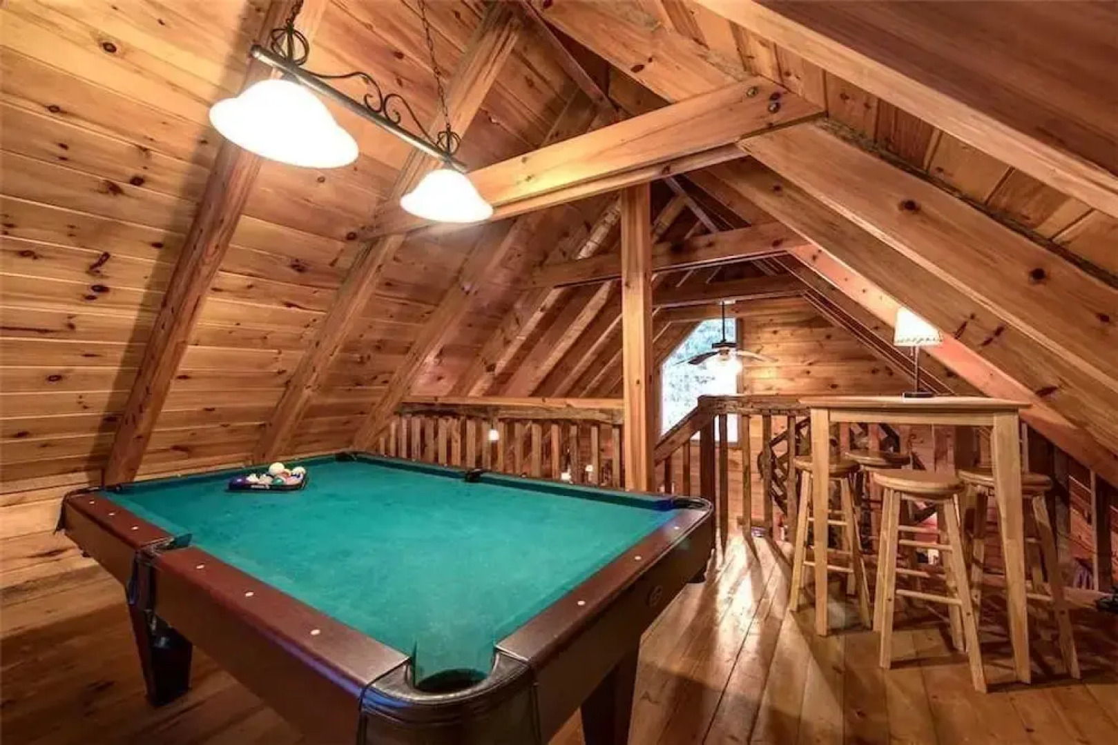 Wild at Heart 1 Bedroom Home with Hot Tub