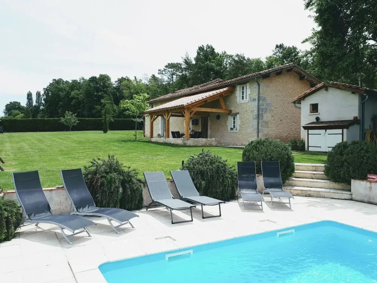 Beautiful Holiday Home With Swimming Pool, Walking Distance From the Centre of Verteillac