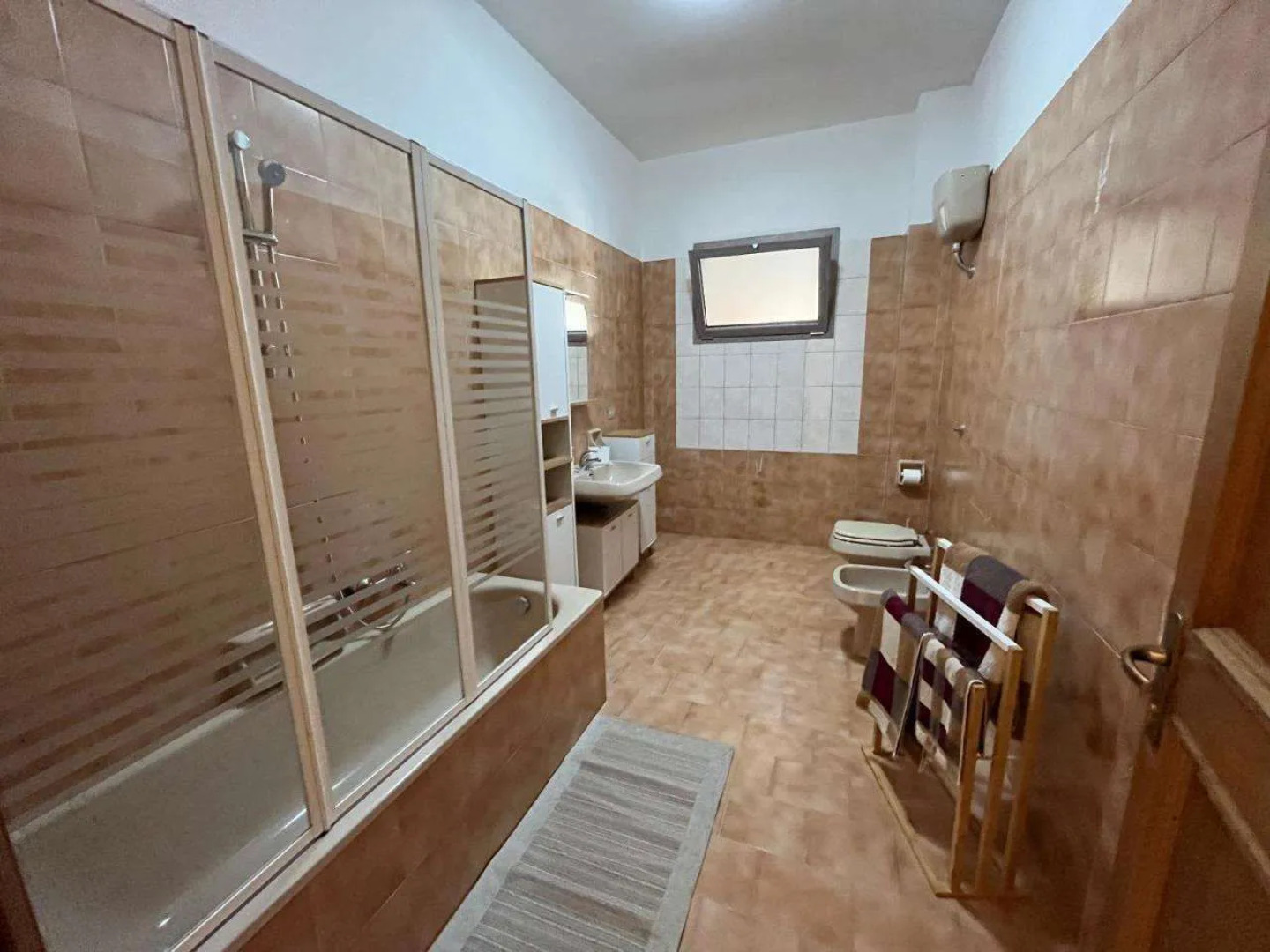 Baboe Affittacamere Iun F1037