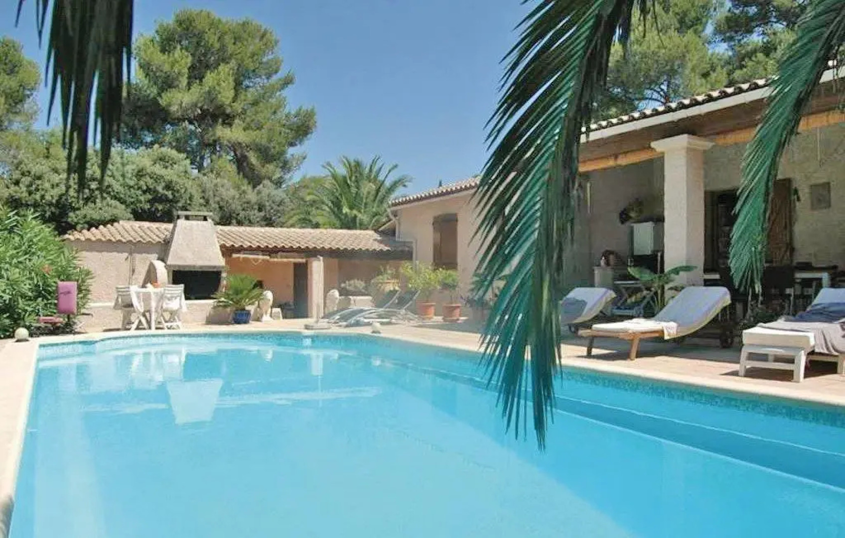 Les Pins Blancs de Provence