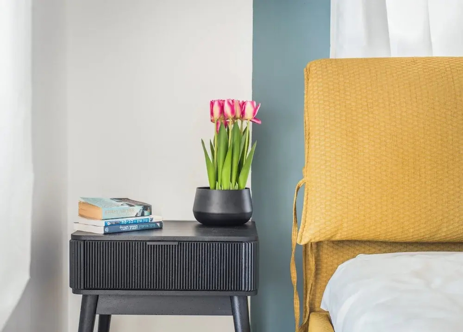 Stunning 4Bd Apt w/ Balcony, Parking & Sea Views by Sea N' Rent