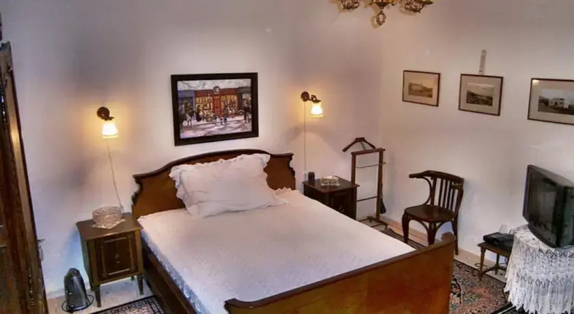 Retro - 19th Century Guest House