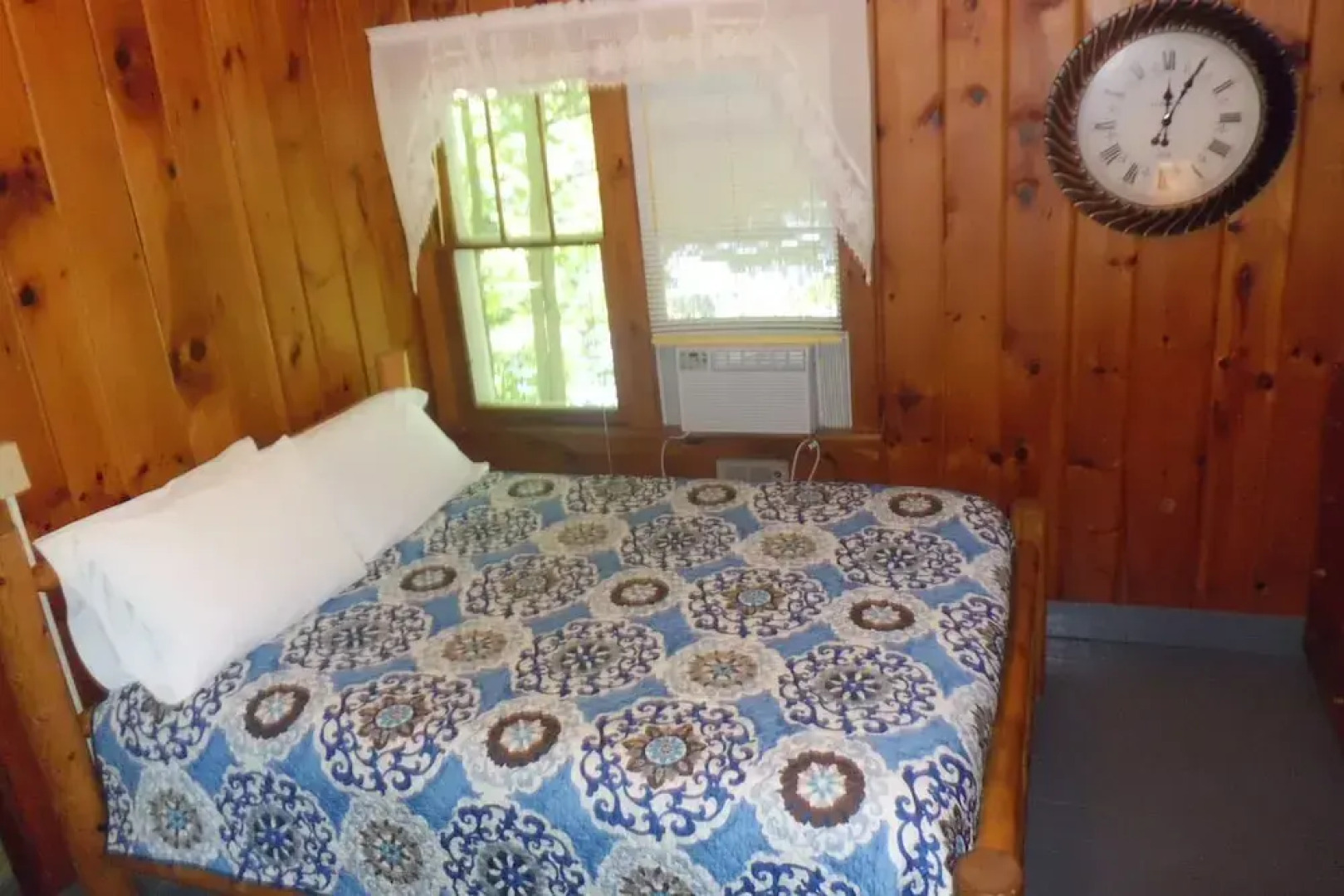 Hide-a-way Waterfront Cottages