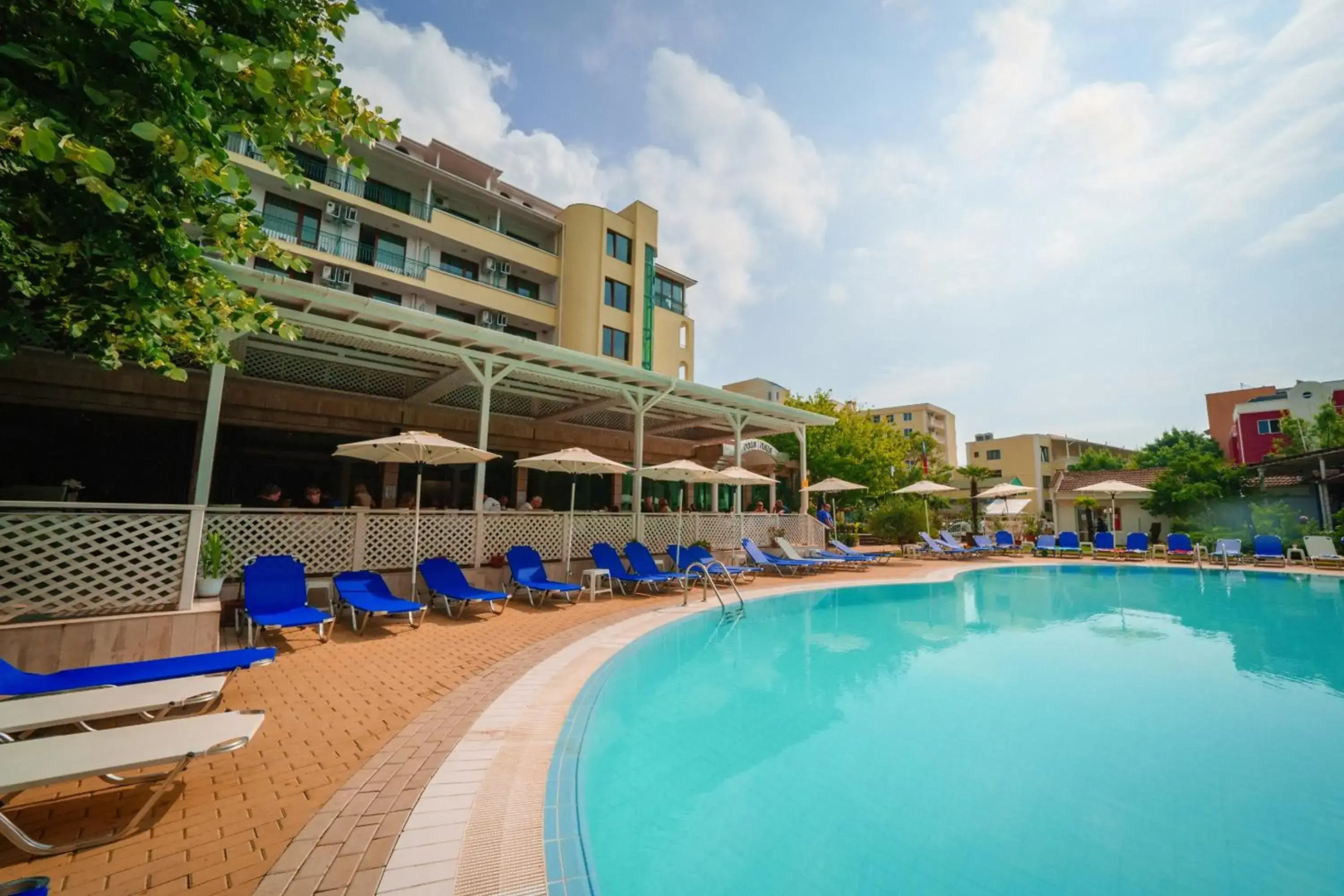 Perla Plaza Hotel