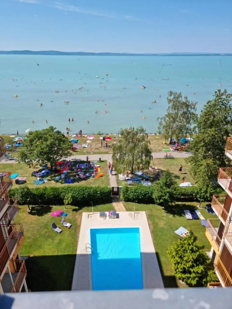 Viktria Vzparti Medencs Apartman