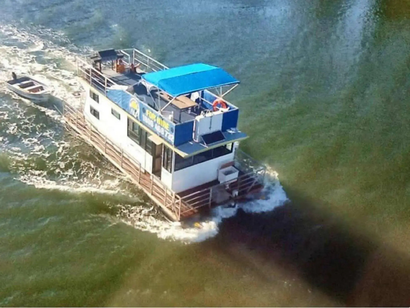 Boyds Bay Houseboat Holidays