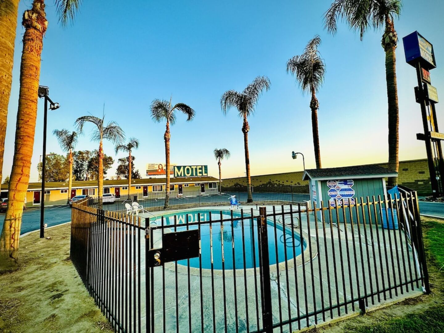 Kings Inn Motel