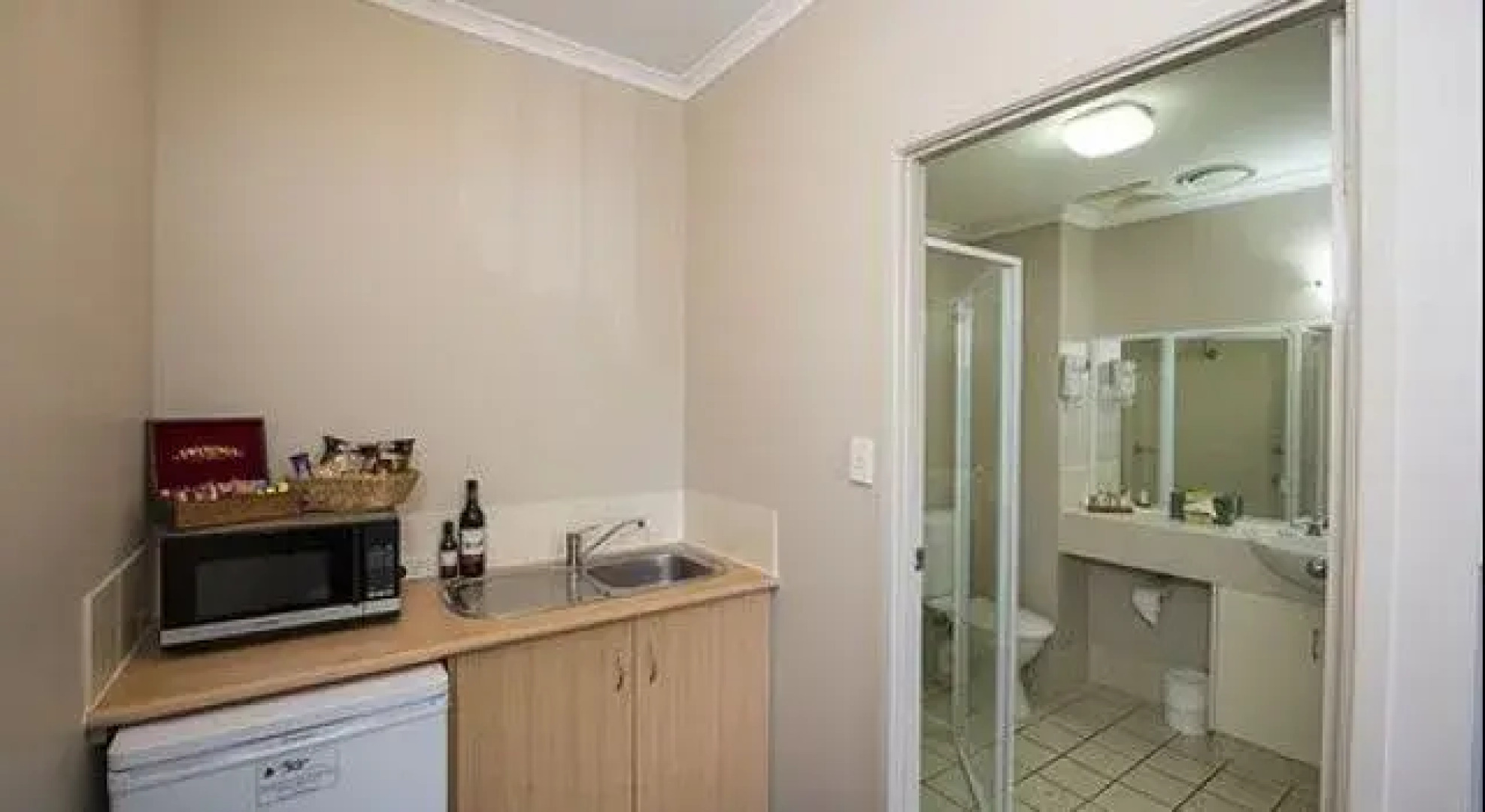 Harbour Sails Motor Inn