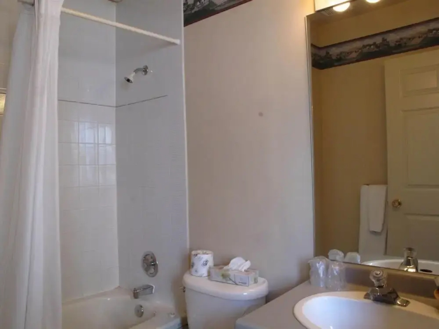 Brigantine Inn & Suites