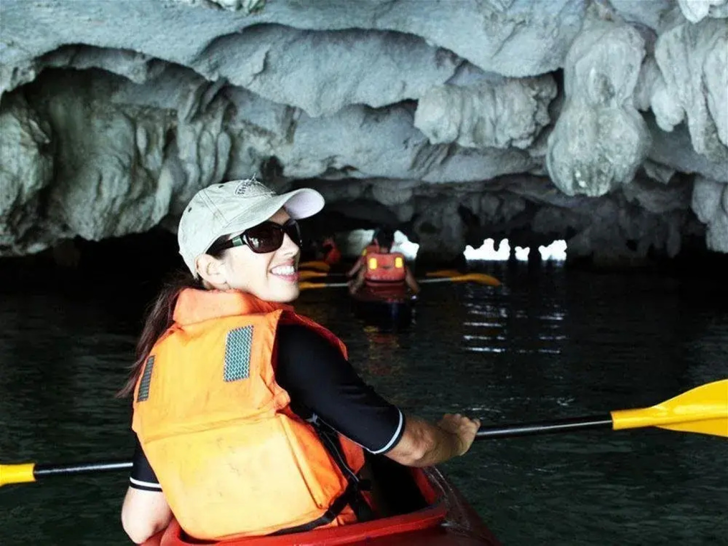 Garden Bay Premium Cruise