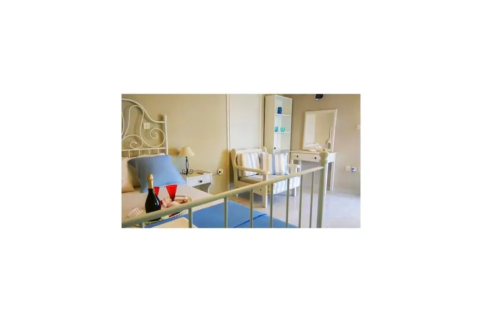 Maria's Studios & Apartments