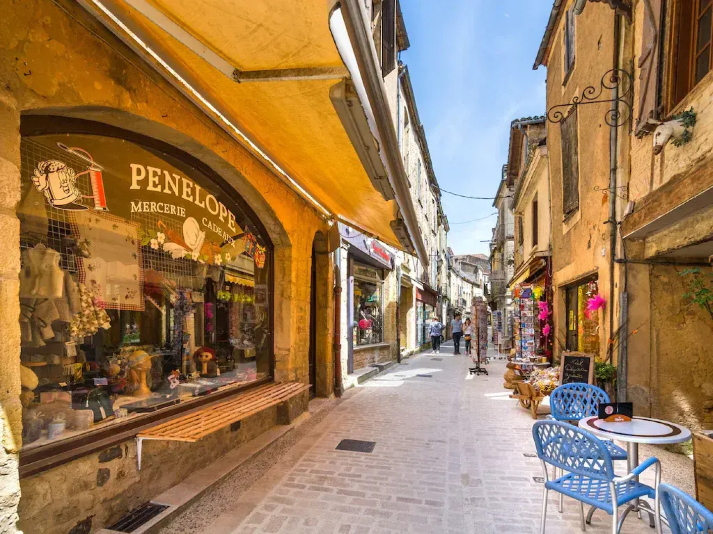 Quaint Holiday Home in Blanquefort-sur-Briolance with Private Pool