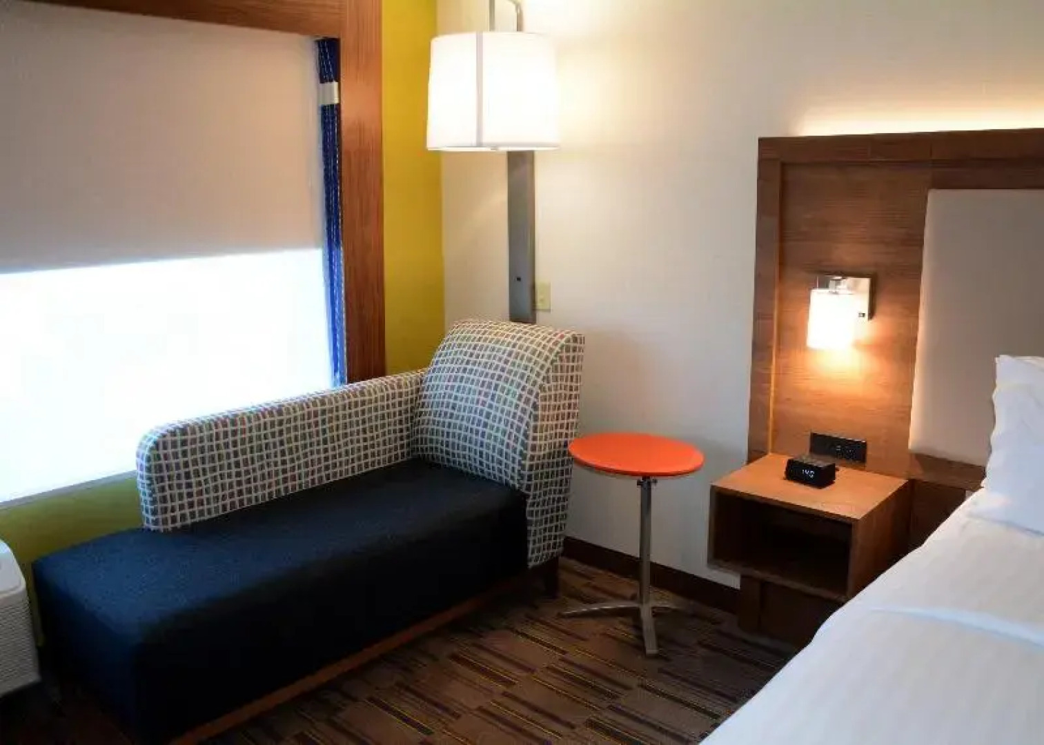 Holiday Inn Express And Suites Pittsburgh - Monroe