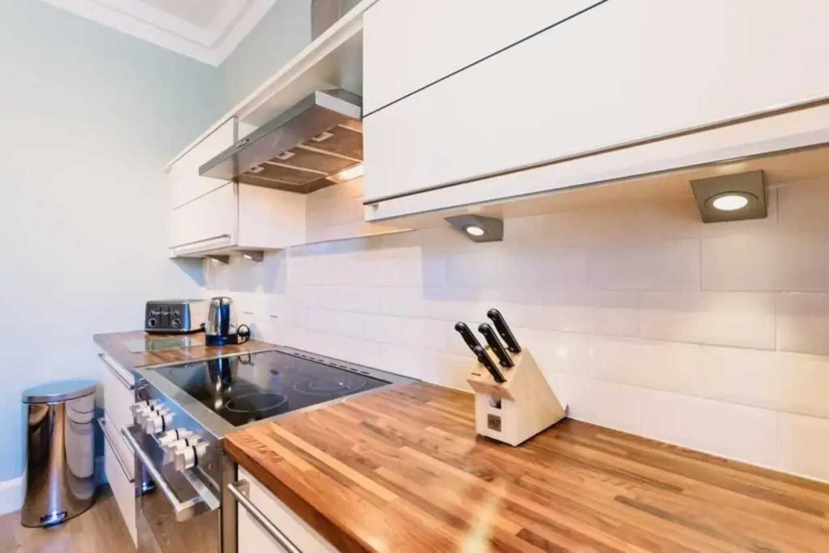 Wallace Apartment - A unique apartment in countryside park with WIFI and access to bar and pool