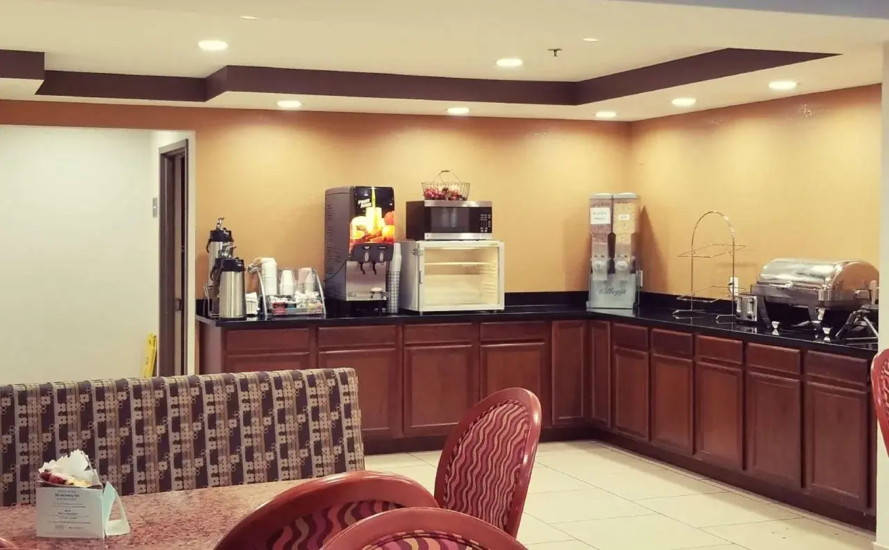 Travelodge by Wyndham Fort Wayne North