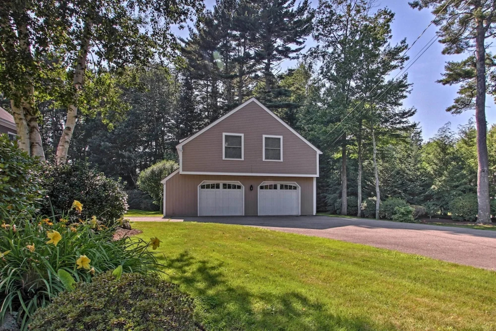 1/2 Mi to Beach: Lovely Guesthouse in Kennebunk!