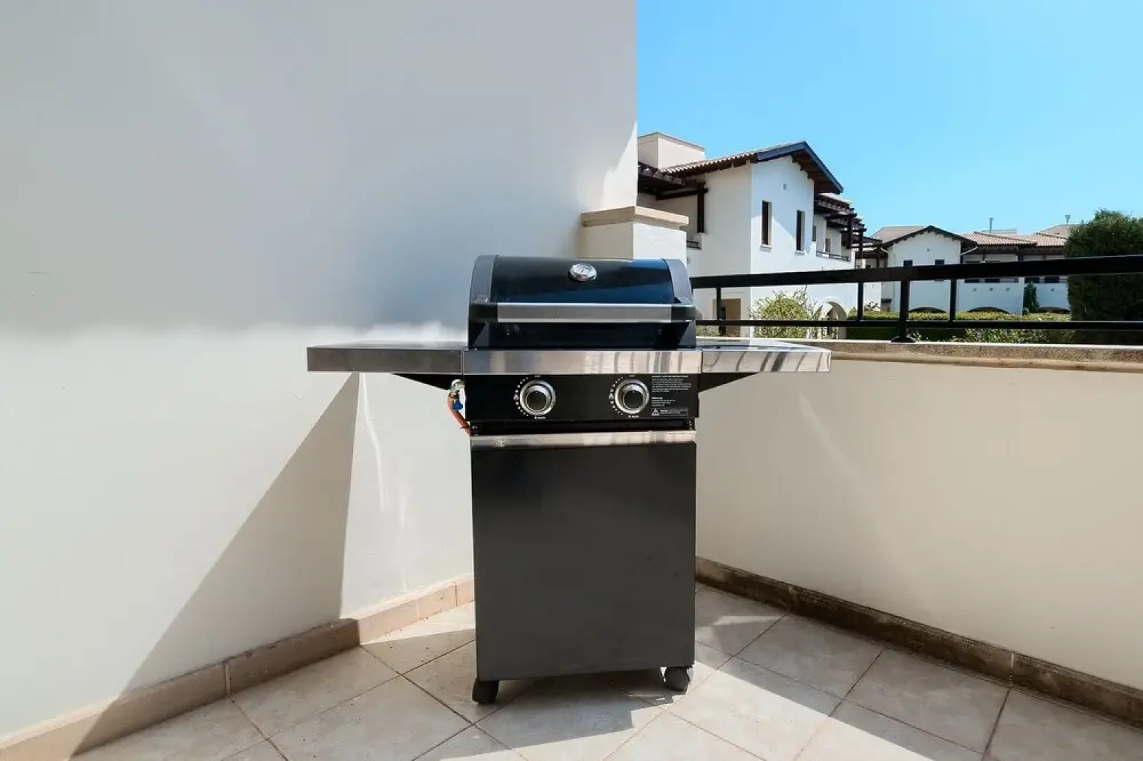 Charming 2 bedroom apartment 'DC11' - with communal pool and resort facilities, Helios Heights village on Aphrodite Hills Resort